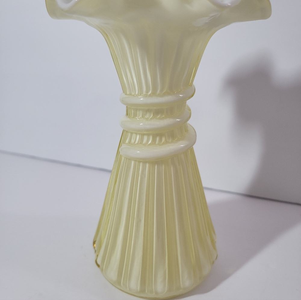 Fenton Rare Case Glass Butterscotch Wheat Vase White Overlay 7 3/4" Ruffle Vtg - Picture 2 of 6